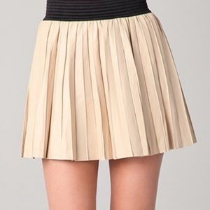 Parker Ivory leather Pleated Miniskirt Size Small